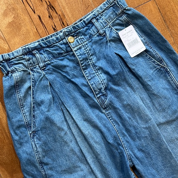 New with Tags Free People -We the Free Sawyer Boyfriend Taper Jeans- Size Small - Picture 5 of 14